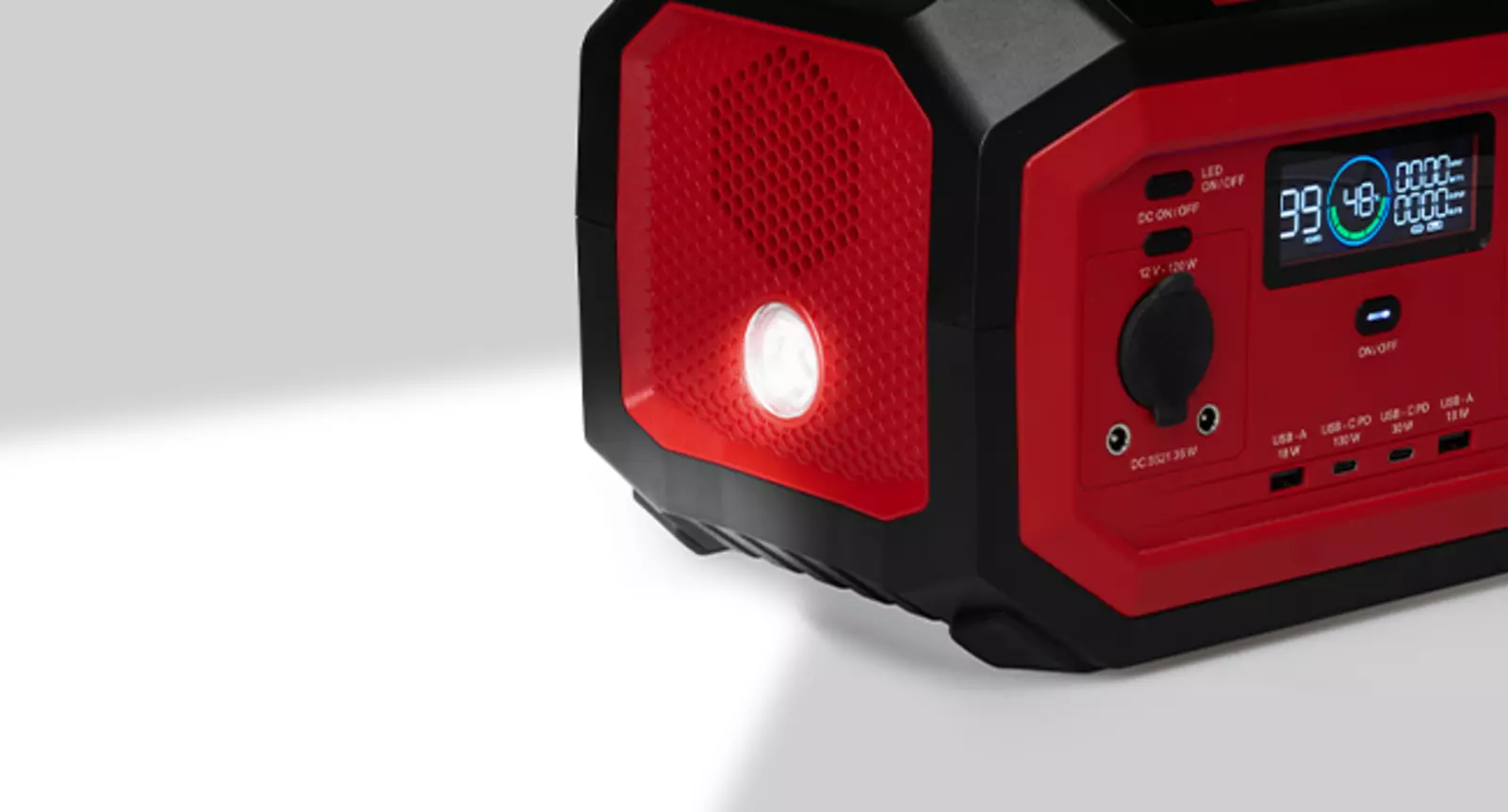 Вбудований LED-ліхтар портативної зарядної станції Einhell TE-ES 300/240 для аварійного освітлення та роботи в темний час доби.
