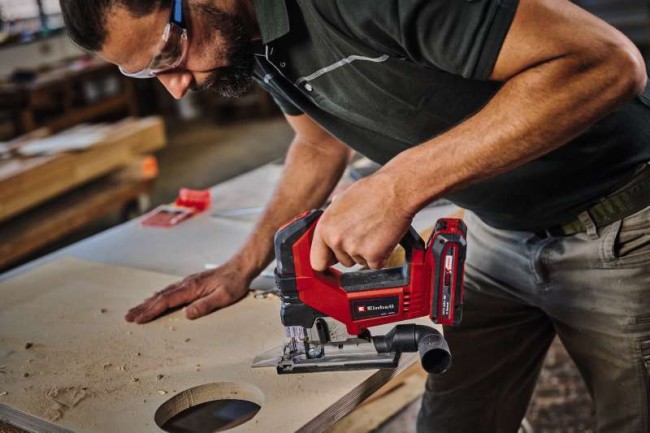 Лобзик акумуляторний безщітковий TP-JS 18/135 Li BL - Solo + зарядний пристрій Power X-Fastcharger 4 A і акумулятор 18V 5,2 Ah (4321260,4512114)