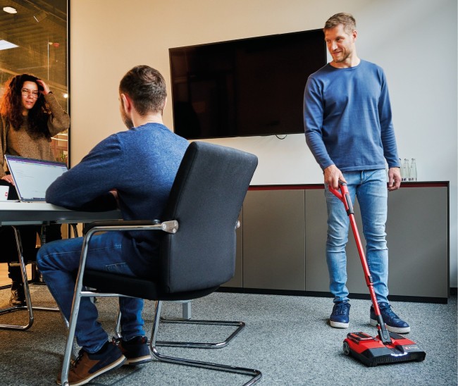 Подметальная аккумуляторная машина Einhell TE-FS 18 Li-Solo (2352050) Подметальная аккумуляторная машина Einhell TE-FS 18 Li-Solo (2352050)