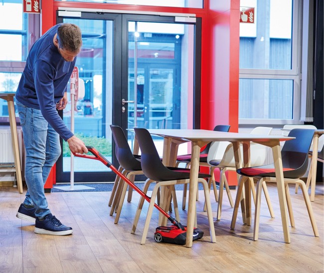 Подметальная аккумуляторная машина Einhell TE-FS 18 Li-Solo (2352050) Подметальная аккумуляторная машина Einhell TE-FS 18 Li-Solo (2352050)