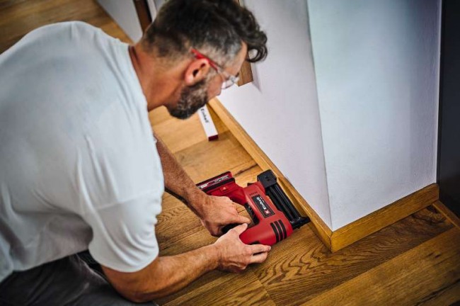 Набір степлер акумуляторний Einhell TE-CN 18 Li - Solo + зарядний пристрій і акумулятор 18V 2,5 Ah (4257790,4512097) Набір степлер акумуляторний Einhell TE-CN 18 Li - Solo + зарядний пристрій і акумулятор 18V 2,5 Ah (4257790,4512097)