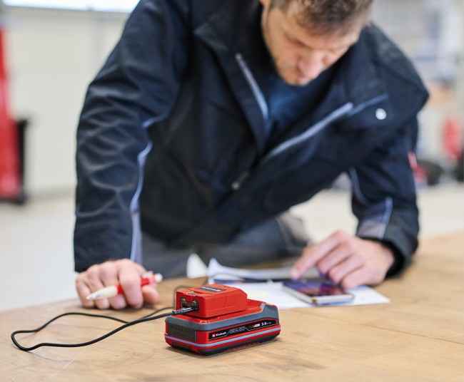 Аккумуляторный адаптер для зарядки USB-устройств Einhell TC-CP 18 Li USB A/C-Solo (4514148) Аккумуляторный адаптер для зарядки USB-устройств Einhell TC-CP 18 Li USB A/C-Solo (4514148)
