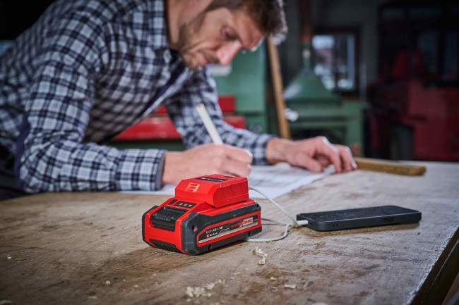 Аккумуляторный адаптер для зарядки USB-устройств Einhell TC-CP 18 Li USB A/C-Solo (4514148) Аккумуляторный адаптер для зарядки USB-устройств Einhell TC-CP 18 Li USB A/C-Solo (4514148)
