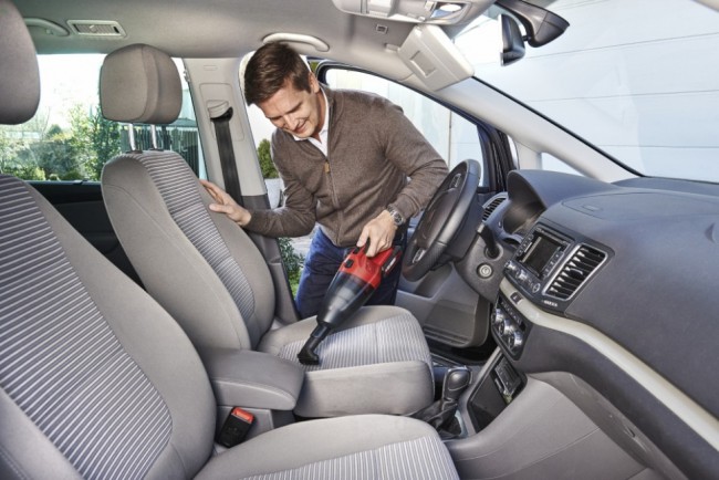 Cordless_Hand_Held_Vacum_Cleaner_2347120_Lifestage2sq.jpg Cordless_Hand_Held_Vacum_Cleaner_2347120_Lifestage2sq.jpg