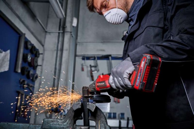 Кутова акумуляторна безщіткова шліфмашина Einhell AXXIO 18/125 Q - Solo (4431151) Кутова акумуляторна безщіткова шліфмашина Einhell AXXIO 18/125 Q - Solo (4431151)