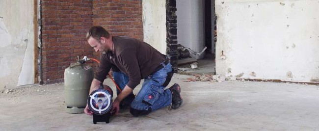 Набор Обогреватель газовый под аккумулятор Einhell GE-HG 18/370 Niro Li - Solo + зарядное устройство и аккумулятор 18V 4,0 Ah (2330805, 4512042)