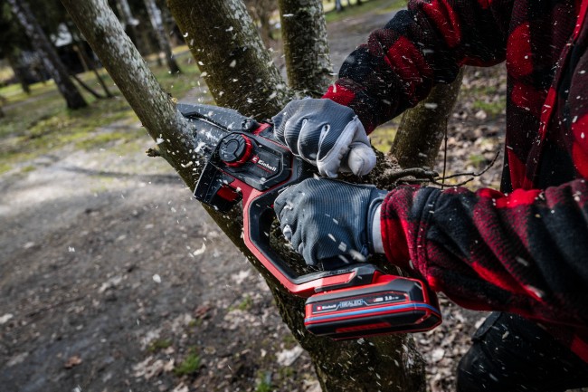 Акція! Набір пила обрізна ланцюгова акумуляторна безщіткова Einhell Professional GP-PS 18/20 Li BL-Solo + зарядний пристрій і акумулятор  Starter-Kit 18V 4,0 Ah (4600080K)