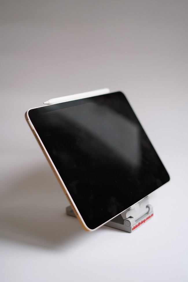 Підставка під смартфон або планшет з фірмовим логотипом einhell-shop.com.ua