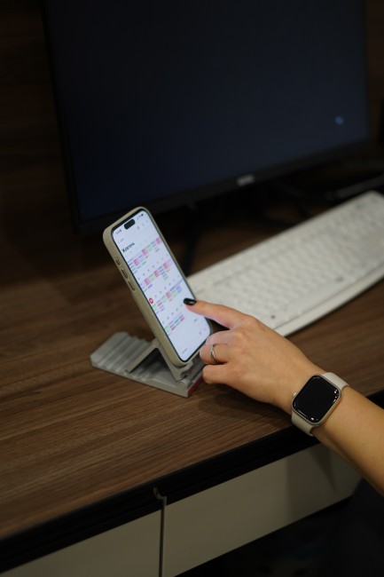 Подставка под смартфон или планшет с фирменным логотипом einhell-shop.com.ua