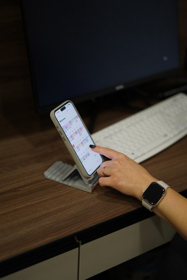 Підставка під смартфон або планшет з фірмовим логотипом einhell-shop.com.ua