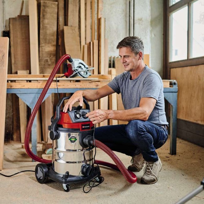 Вакуумный пылесос Einhell TE-VC 2025 SACL (2342460) Вакуумный пылесос Einhell TE-VC 2025 SACL (2342460)