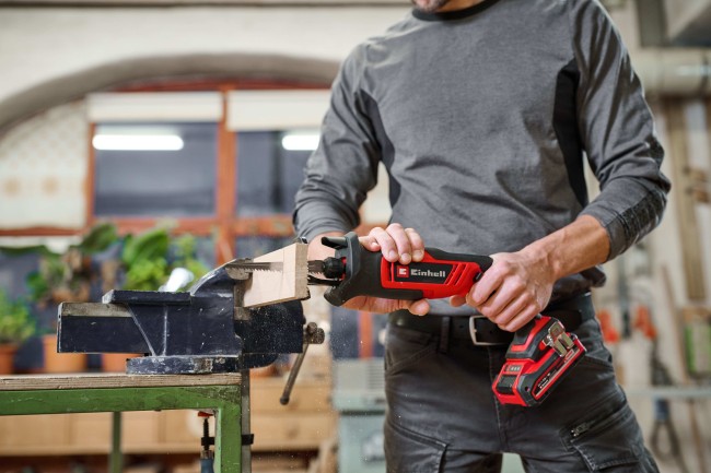 Пила шабельна акумуляторна Einhell TE-AP 18/13 Li - Solo (4326315) Пила шабельна акумуляторна Einhell TE-AP 18/13 Li - Solo (4326315)